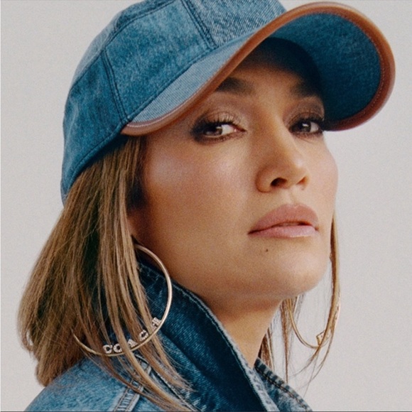 Authentic COACH J.Lo Signature Gold Pave Crystal Sparkle Logo Hoop Earrings - Picture 4 of 5